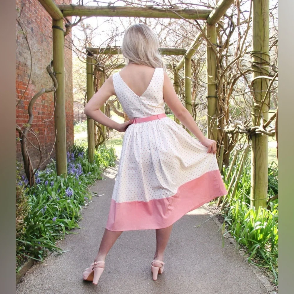 Collectif Brielle Love Heart Swing Dress - Picture 2 of 9